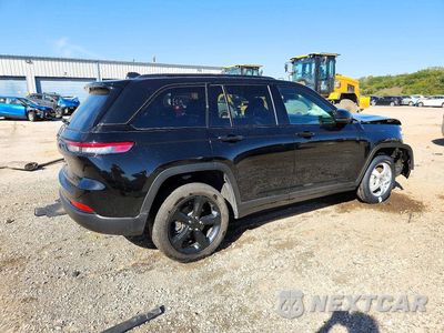 Trzecie zdjęcie samochodu z tyłu: 2025 JEEP GRAND CHEROKEE LIMITED VIN:1C4RJHBG2SC352978 - miniatura