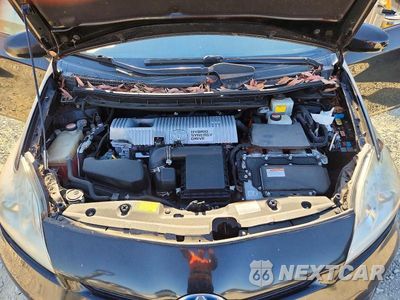 Zdjęcie 11 z 12 samochodu: 2015 TOYOTA PRIUS TWO VIN:JTDKN3DU3F1926100 - miniatura