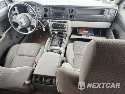 Zdjęcie 8 z 13 samochodu: 2007 JEEP COMMANDER VIN:1J8HG48K67C562661 - miniatura