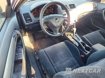 Zdjęcie 8 z 12 samochodu: 2004 HONDA ACCORD LX VIN:1HGCM82264A021743 - miniatura