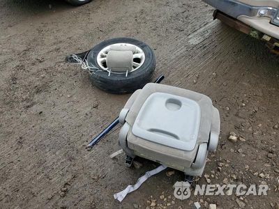 Zdjęcie 13 z 14 samochodu: 2004 TOYOTA SIENNA LE VIN:5TDBA23C74S008395 - miniatura