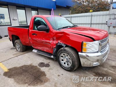 Czwarte zdjęcie samochodu z boku: 2013 CHEVROLET SILVERADO C1500 LT VIN:1GCNCSEA5DZ322919 - miniatura