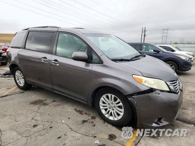 Czwarte zdjęcie samochodu z boku: 2015 TOYOTA SIENNA XLE PREMIUM 8-PASSENGER VIN:5TDYK3DC3FS642592 - miniatura