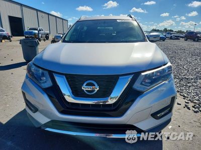 Piąte zdjęcie samochodu w środku: 2017 NISSAN ROGUE SV VIN:KNMAT2MT6HP542248 - miniatura