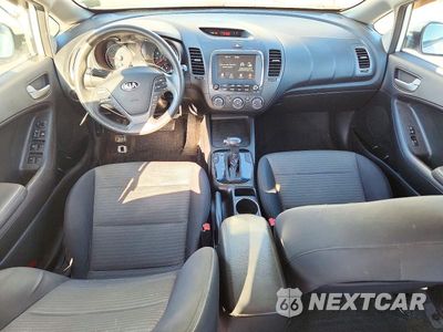 Zdjęcie 8 z 13 samochodu: 2018 KIA FORTE LX VIN:3KPFL4A7XJE265294 - miniatura