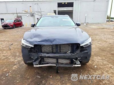 Piąte zdjęcie samochodu w środku: 2021 VOLVO XC60 T5 INSCRIPTION VIN:YV4102RLXM1813713 - miniatura