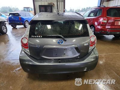 Zdjęcie 6 z 12 samochodu: 2014 TOYOTA PRIUS C TWO VIN:JTDKDTB3XE1068443 - miniatura