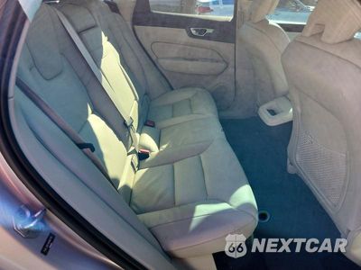 Zdjęcie 11 z 13 samochodu: 2022 VOLVO XC60 B5 MOMENTUM VIN:YV4L12DK4N1967176 - miniatura