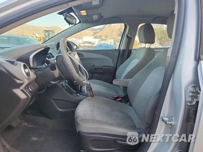 Zdjęcie 7 z 13 samochodu: 2017 CHEVROLET SONIC LS VIN:1G1JB5SG4H4148848 - miniatura