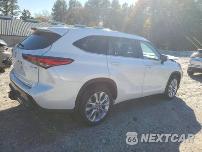 Trzecie zdjęcie samochodu z tyłu: 2022 TOYOTA HIGHLANDER HYBRID LIMITED VIN:5TDXBRCHXNS084962 - miniatura
