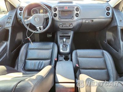 Zdjęcie 8 z 13 samochodu: 2011 VOLKSWAGEN TIGUAN S VIN:WVGBV7AX2BW546518 - miniatura