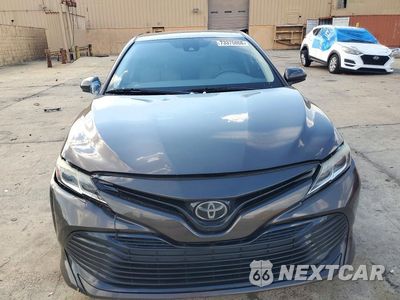 Piąte zdjęcie samochodu w środku: 2019 TOYOTA CAMRY LE VIN:4T1B11HK4KU799970 - miniatura