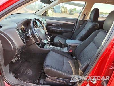 Zdjęcie 7 z 13 samochodu: 2016 MITSUBISHI OUTLANDER ES VIN:JA4AD2A33GZ000118 - miniatura