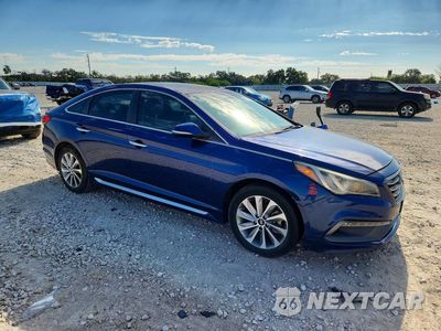 Czwarte zdjęcie samochodu z boku: 2016 HYUNDAI SONATA SPORT VIN:5NPE34AF4GH314268 - miniatura