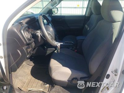 Zdjęcie 7 z 12 samochodu: 2017 TOYOTA TACOMA SR V6 VIN:3TMCZ5AN7HM086636 - miniatura