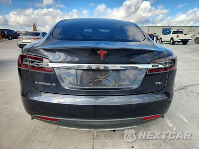 Zdjęcie 6 z 13 samochodu: 2015 TESLA MODEL S 70D VIN:5YJSA1S21FF100936 - miniatura