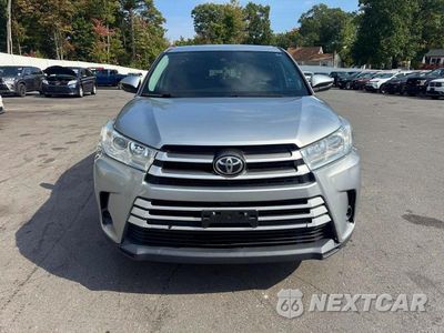 Piąte zdjęcie samochodu w środku: 2019 TOYOTA HIGHLANDER LE VIN:5TDBZRFH9KS743949 - miniatura