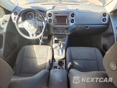 Zdjęcie 8 z 12 samochodu: 2017 VOLKSWAGEN TIGUAN S VIN:WVGBV7AX4HK041970 - miniatura