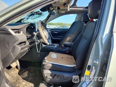 Zdjęcie 7 z 13 samochodu: 2020 TOYOTA RAV4 HYBRID XLE VIN:4T3R6RFV6LU004647 - miniatura
