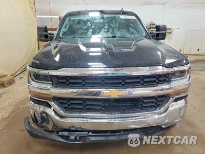 Piąte zdjęcie samochodu w środku: 2018 CHEVROLET SILVERADO K1500 LT VIN:1GCVKREH0JZ217595 - miniatura