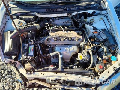 Zdjęcie 11 z 13 samochodu: 2001 HONDA ACCORD EX VIN:1HGCG32581A014356 - miniatura