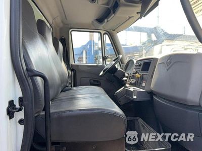 Piąte zdjęcie samochodu w środku: 2019 INTERNATIONAL 4000 4300 VIN:3HAMMMML1KL575498 - miniatura