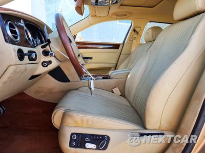 Zdjęcie 7 z 12 samochodu: 2017 BENTLEY FLYING SPUR VIN:SCBEC9ZA8HC060974 - miniatura