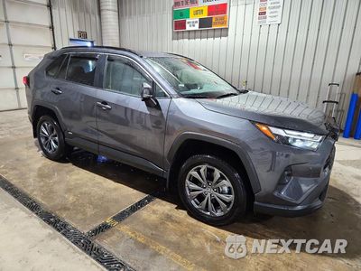 Czwarte zdjęcie samochodu z boku: 2025 TOYOTA RAV4 XLE PREMIUM VIN:2T3B6RFVXSW089203 - miniatura