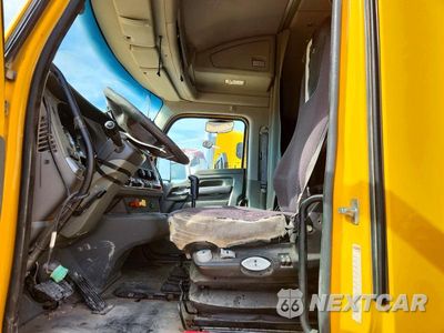 Zdjęcie 7 z 14 samochodu: 2015 KENWORTH T880 SEMI TRUCK VIN:1XKZD49X5FJ467151 - miniatura