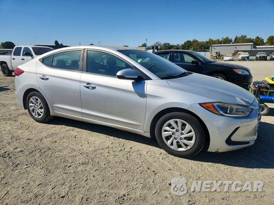 Czwarte zdjęcie samochodu z boku: 2017 HYUNDAI ELANTRA SE VIN:5NPD74LF0HH097512 - miniatura