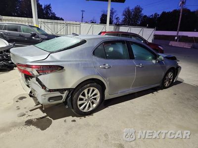 Trzecie zdjęcie samochodu z tyłu: 2023 TOYOTA CAMRY LE VIN:4T1C11AK5PU128166 - miniatura