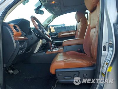 Zdjęcie 7 z 12 samochodu: 2014 TOYOTA TUNDRA 1794 EDITION VIN:5TFGY5F18EX162977 - miniatura