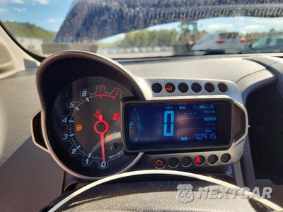 Zdjęcie 9 z 13 samochodu: 2013 CHEVROLET SONIC LS VIN:1G1JA5SG3D4221818 - miniatura