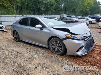 Czwarte zdjęcie samochodu z boku: 2020 TOYOTA CAMRY SE VIN:4T1G11AKXLU858649 - miniatura