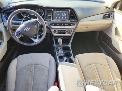 Zdjęcie 8 z 13 samochodu: 2019 HYUNDAI SONATA SE VIN:5NPE24AFXKH774188 - miniatura
