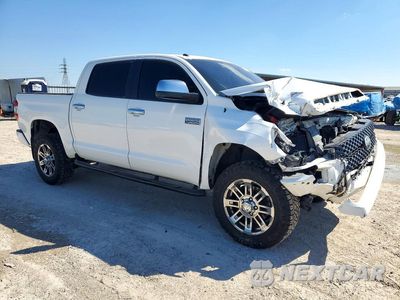 Czwarte zdjęcie samochodu z boku: 2019 TOYOTA TUNDRA PLATINUM VIN:5TFAY5F13KX822053 - miniatura