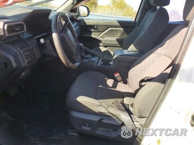 Zdjęcie 7 z 12 samochodu: 2025 TOYOTA TACOMA SR VIN:3TYKD5HN3ST031970 - miniatura