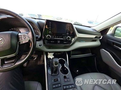 Zdjęcie 9 z 12 samochodu: 2021 TOYOTA HIGHLANDER XLE VIN:5TDHZRBHXMS078269 - miniatura