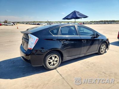 Trzecie zdjęcie samochodu z tyłu: 2011 TOYOTA PRIUS THREE VIN:JTDKN3DU0B0285861 - miniatura