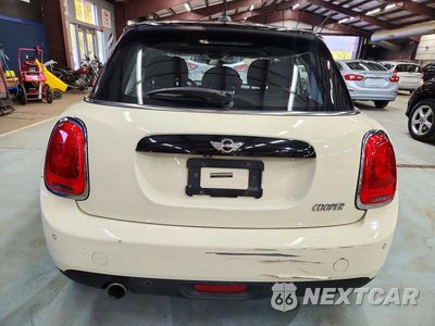 Zdjęcie 6 z 12 samochodu: 2018 MINI COOPER VIN:WMWXU1C56J2F81574 - miniatura