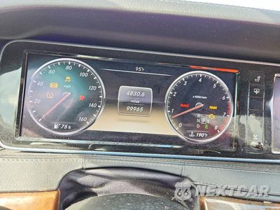 Zdjęcie 9 z 12 samochodu: 2014 MERCEDES-BENZ S 550 VIN:WDDUG8CBXEA058617 - miniatura