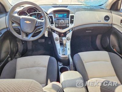 Zdjęcie 8 z 12 samochodu: 2014 CHEVROLET CRUZE LS VIN:1G1PA5SH2E7469951 - miniatura