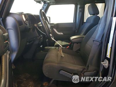 Zdjęcie 7 z 13 samochodu: 2012 JEEP WRANGLER UNLIMITED SAHARA VIN:1C4BJWEG5CL276093 - miniatura