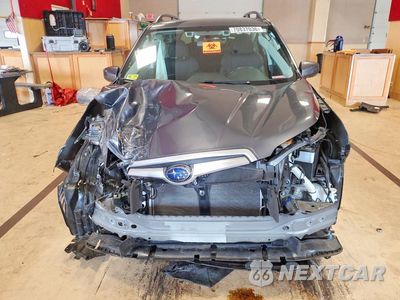 Piąte zdjęcie samochodu w środku: 2020 SUBARU FORESTER PREMIUM VIN:JF2SKAJC2LH445560 - miniatura