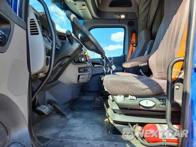 Zdjęcie 7 z 14 samochodu: 2017 PETERBILT 579 SEMI TRUCK VIN:1XPBDP9X0HD359258 - miniatura