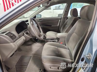 Zdjęcie 7 z 12 samochodu: 2005 TOYOTA CAMRY LE VIN:4T1BE32KX5U982996 - miniatura
