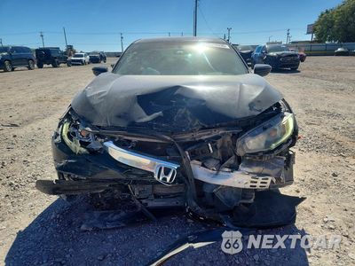 Piąte zdjęcie samochodu w środku: 2017 HONDA CIVIC LX VIN:19XFC2F51HE033317 - miniatura