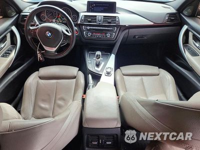 Zdjęcie 8 z 12 samochodu: 2013 BMW 335 I VIN:WBA3A9C59DF474924 - miniatura