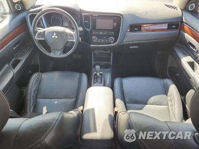 Zdjęcie 8 z 13 samochodu: 2014 MITSUBISHI OUTLANDER SE VIN:JA4AZ3A33EZ009132 - miniatura
