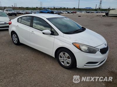 Czwarte zdjęcie samochodu z boku: 2016 KIA FORTE LX VIN:KNAFK4A68G5618160 - miniatura